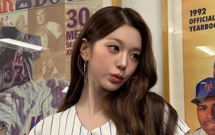 Bí mật phía sau chiếc quần jeans đang gây sốt của Jang Wonyoung (IVE)
