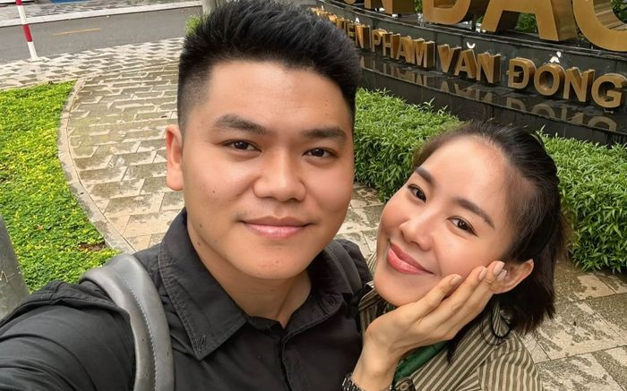 Vợ chồng Lê Phương chia sẻ niềm vui
