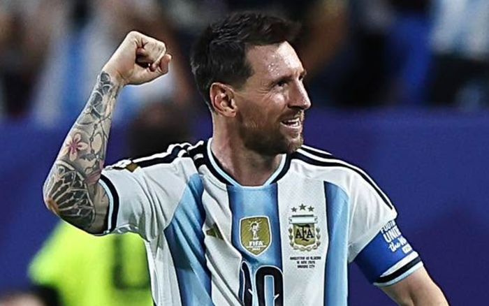 Ronaldo gọi, Messi có trả lời?