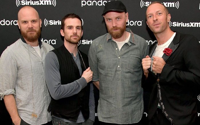 Chris Martin (Coldplay) từng viết nhạc cho James Bond, bản demo sau 30 năm mới lộ diện