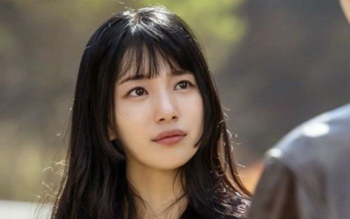Tình đầu quốc dân Bae Suzy gây chú ý