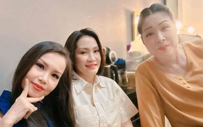 NSND Hồng Vân, Hồng Đào hội ngộ cùng ca sĩ Cẩm Ly