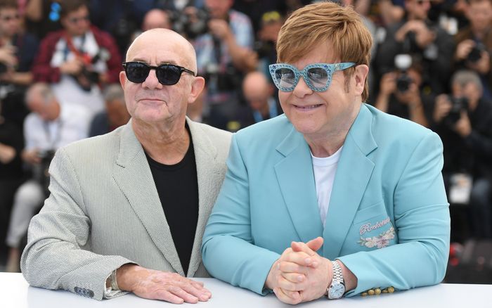 Bernie Taupin tiết lộ cách Elton John vẫn sáng tác sau khi gần như mất thị lực
