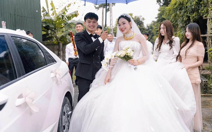 Sắp vào đầu thu, quê hương bà xã Hồ Văn Cường mang vẻ đẹp rất khác mùa hè