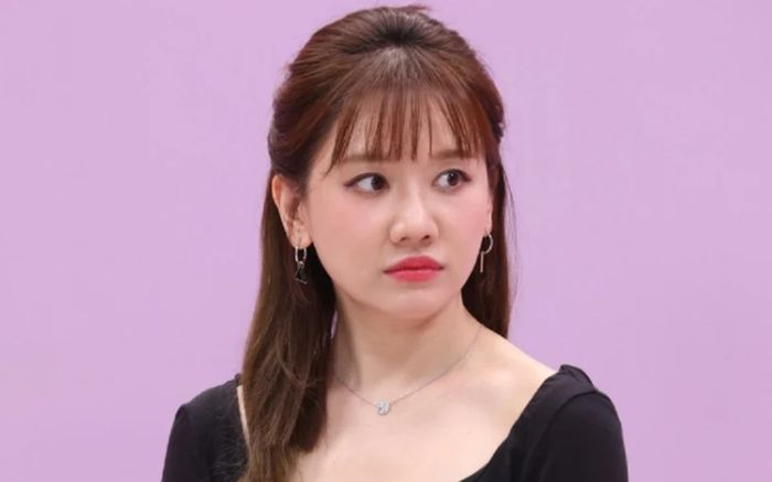 Hari Won bị Trấn Thành 'tát' vì một nam ca sĩ