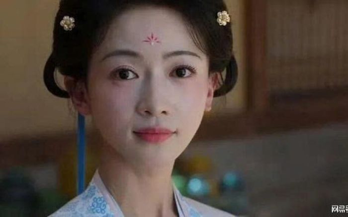 Phim mới của Ngô Cẩn Ngôn gây tranh cãi vì diễn xuất khô cứng