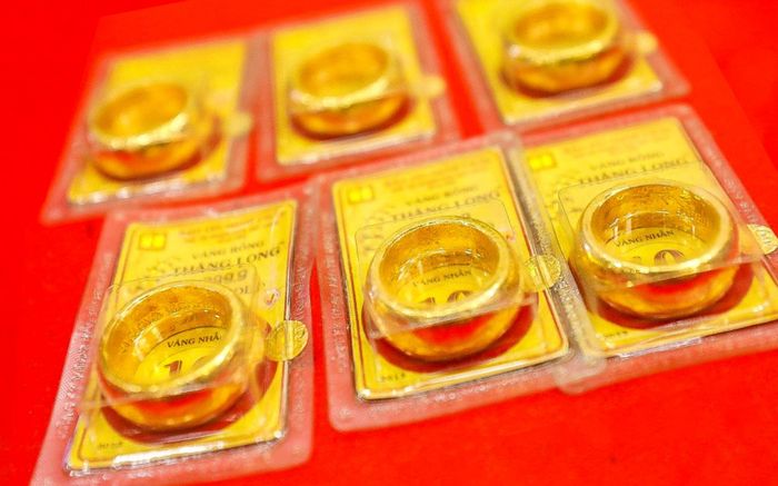 Giá vàng hôm nay (31/7): Vàng nhẫn tiếp tục 'nóng'