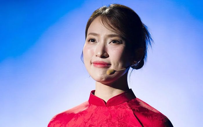 Bản lĩnh của MC Khánh Vy