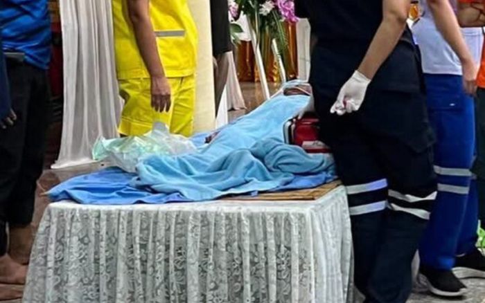 Bà cụ sống dậy giữa đám tang, dân làng hoảng hốt