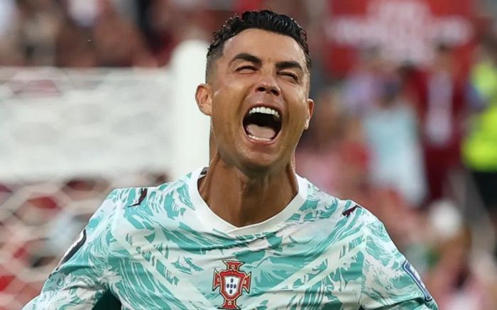 Ronaldo cần phép màu để bắt kịp Messi trong cuộc đua Chiếc giày vàng