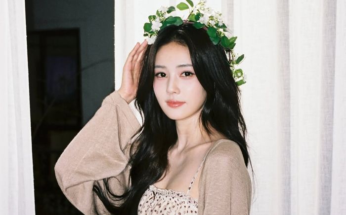 Bạch Lộc gây chú ý với nhan sắc đời thường trong loạt ảnh mới