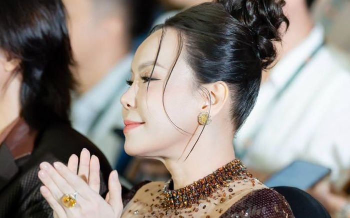 Nghệ sĩ Việt Hương đón niềm vui nhân đôi