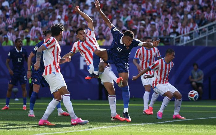Tuyển Pháp thắng theo cách của nhà vô địch World Cup