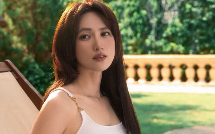 Phương Anh Đào gây mê mẩn với góc nghiêng thần thánh