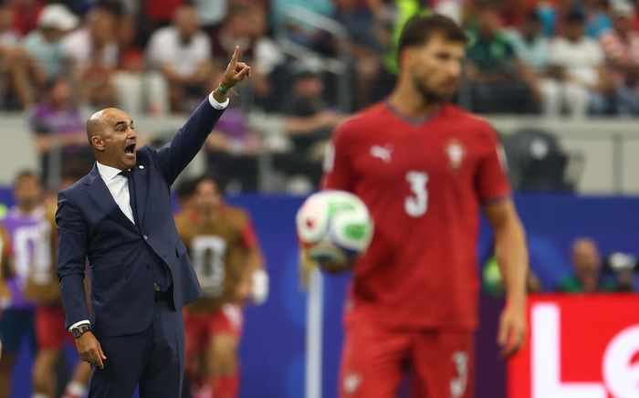 HLV tuyển Bồ Đào Nha mất việc sau khi Ronaldo vỡ mộng vô địch World Cup