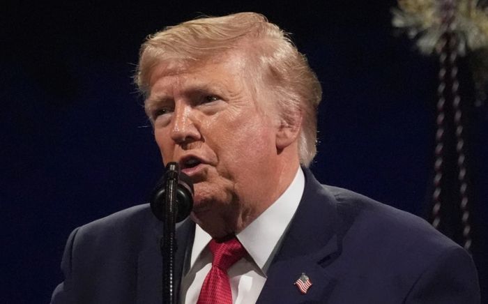 Ông Trump lại 'gây bão' với ảnh chế vợ chồng Obama