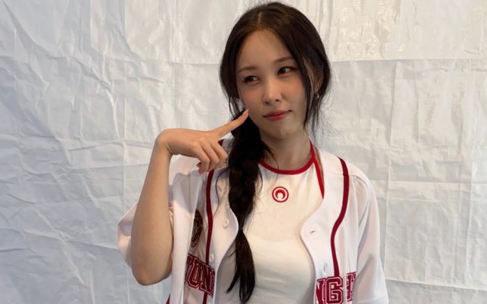 Không còn nhận ra ca sĩ Kwon Jin Ah