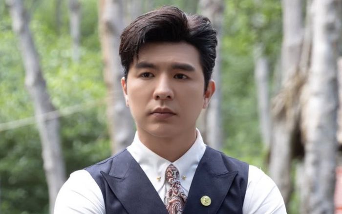 Mỹ nam Mưa Đỏ gây sốt khi góp mặt trong Hoàng Hậu Cuối Cùng