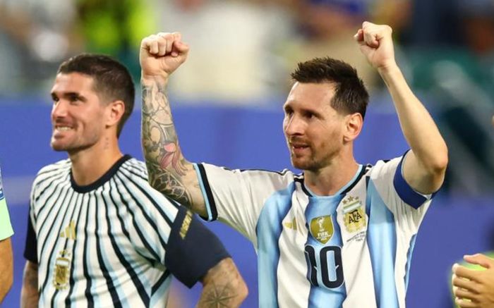 Messi xúc động nói về các đồng đội trước trận gặp Ai Cập