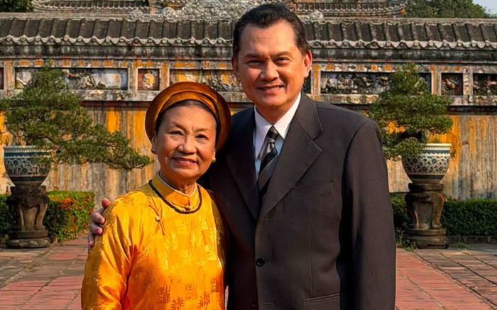 NSƯT Hữu Châu chia sẻ hình ảnh hậu trường của Hoàng Hậu Cuối Cùng