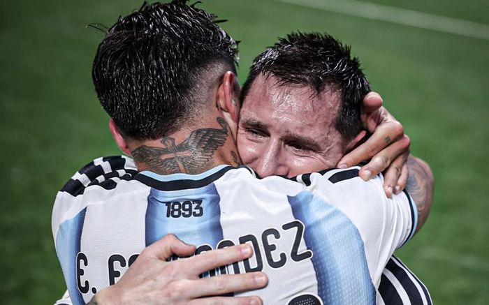 Truyền thông thế giới bùng nổ khi Messi từ tội đồ hóa người hùng