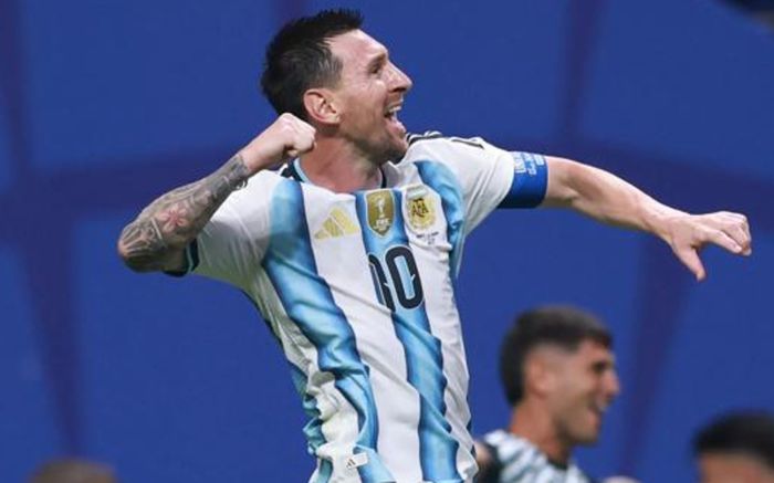 Chủ tịch FIFA công khai chúc mừng Argentina thắng Ai Cập