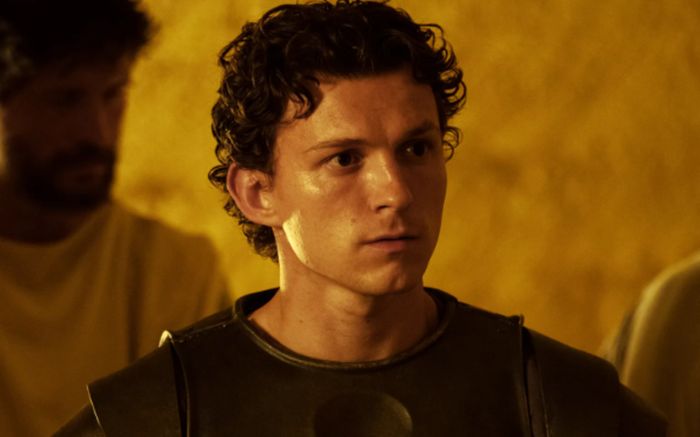 Cú nhầm lẫn khi Tom Holland khen phim của Nolan