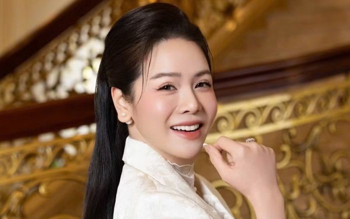 Nhật Kim Anh vẫn chờ đi thêm bước nữa