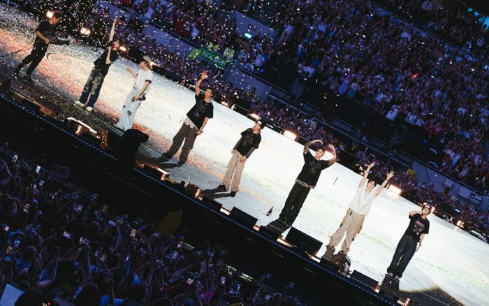 BTS 'phủ tím' London, lập kỷ lục 130.000 khán giả với hai đêm diễn bùng nổ