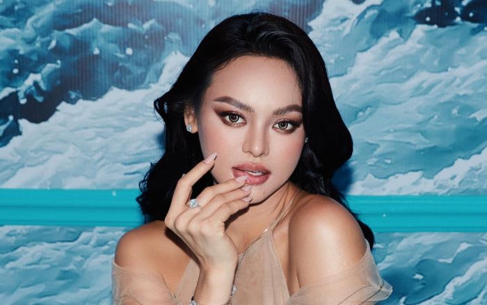 Chuyên trang sắc đẹp quốc tế 'từ chối' Mai Ngô