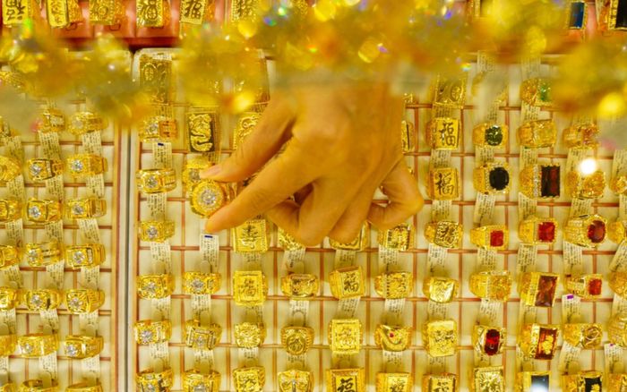 Tin tài chính hôm nay 9/7: Vàng tiếp tục lao dốc, USD tăng nhẹ