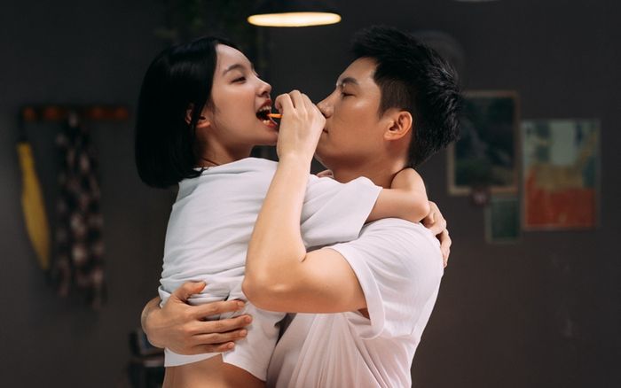Chuyện tình của ca sĩ Anh Tú và nữ diễn viên trẻ gây xôn xao