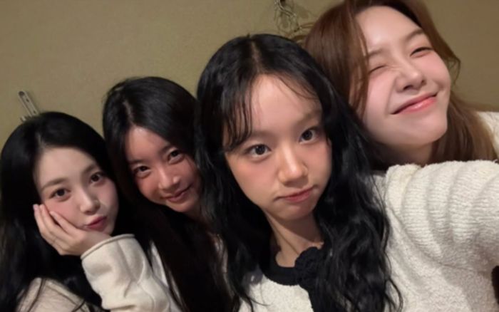 Hye Ri cùng Girls' Day mừng kỷ niệm 16 năm ra mắt
