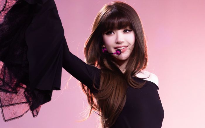 Váy diễn của Triệu Lộ Tư bất ngờ 'biến mất' sau concert, BTC báo cảnh sát