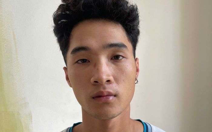 Thanh niên đến cầm đồ, chủ cửa hàng phải báo Công an bởi sự việc bất ngờ xảy ra