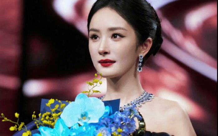 Dương Mịch lập kỷ lục mới tại Giải thưởng Bách Hoa 2026