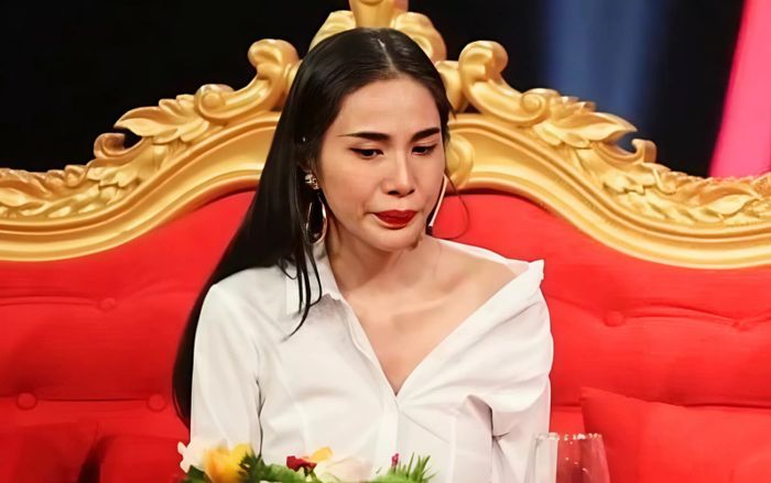 Căn bệnh khiến Thủy Tiên từng phải ngồi xe lăn
