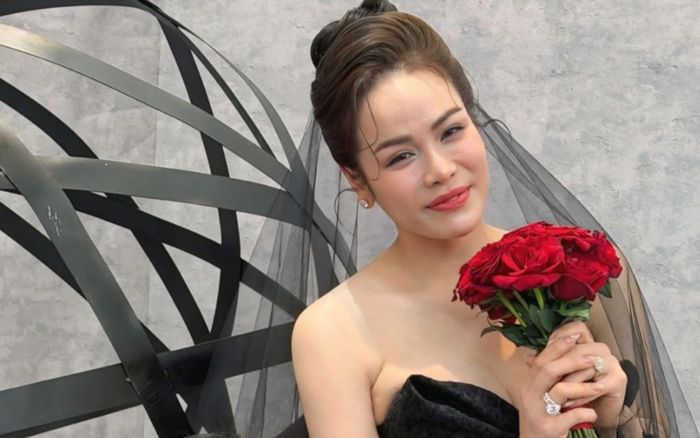 Nhật Kim Anh xúc động khi có được hạnh phúc