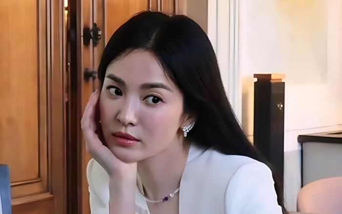Người khiến Song Hye Kyo liên tục công khai bày tỏ