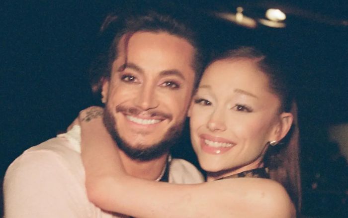 Anh trai tuyên bố một điều sau khi Ariana Grande quyết định tạm rời xa sân khấu