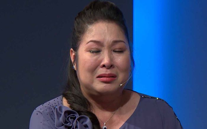 NSND Hồng Vân gặp khó khăn trước khi sang Úc