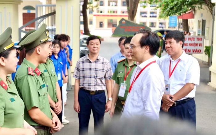 Đề xuất phạt tới 75 triệu đồng cho hành vi làm lộ đề thi