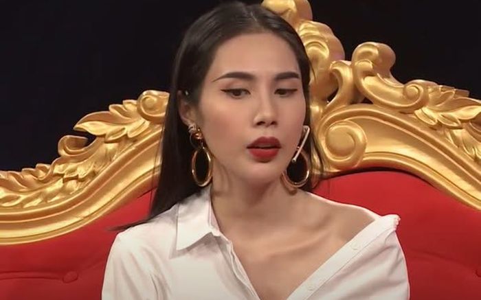 Dang dở của ca sĩ Thủy Tiên