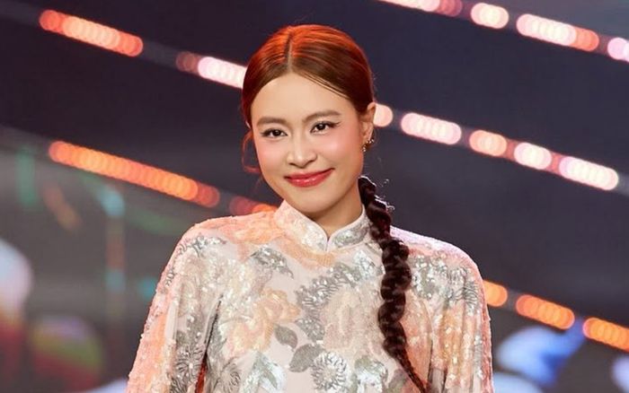 Hoàng Thùy Linh: 'Ngày con sinh ra đời cũng là ngày mẹ đã vất vả biết bao'