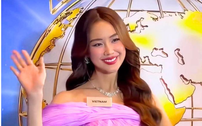 Bảo Ngọc nhận sash, chính thức đại diện Việt Nam thi Miss World