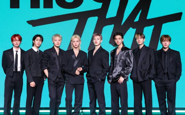 Stray Kids lập kỷ lục 3,28 triệu bản album, hướng tới lần thứ 9 liên tiếp đứng đầu Billboard 200