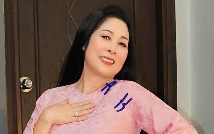 NSND Hồng Vân nhận tin vui đầu tiên trước khi sang Úc