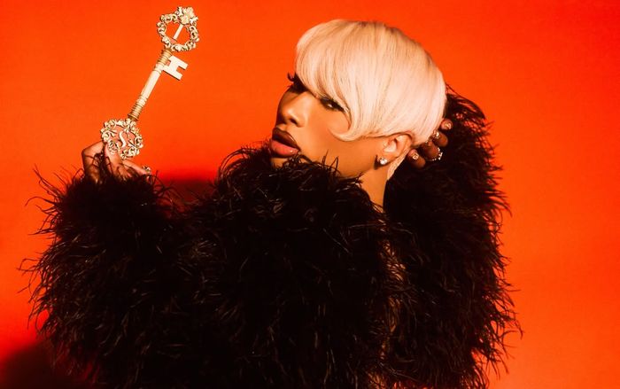 Megan Thee Stallion ký hợp đồng phân phối với Interscope, vẫn giữ quyền sở hữu âm nhạc