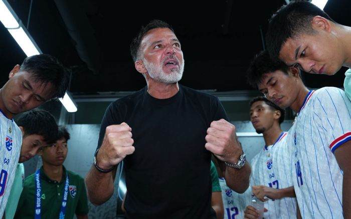 HLV Thái Lan: Chưa thể yên tâm dù thắng Singapore 3-1