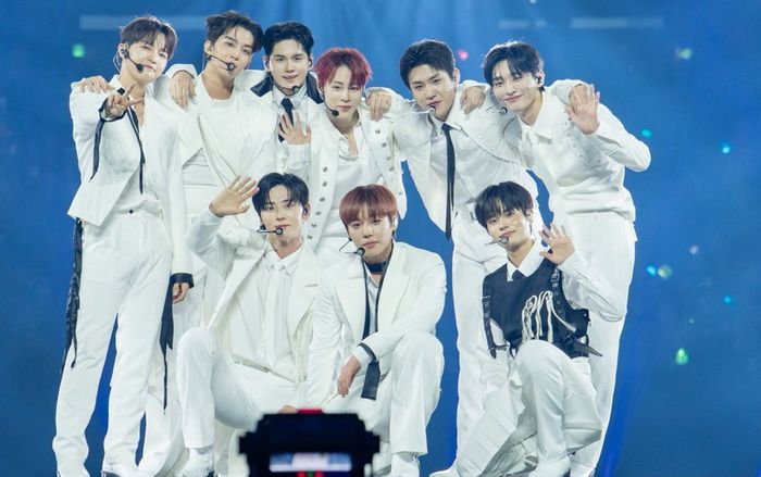 Wanna One tái hợp, lần đầu trở lại sân khấu KCON sau 8 năm